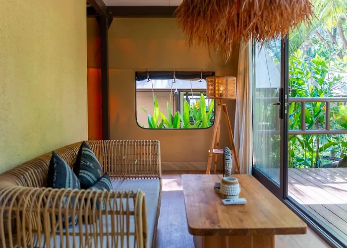 Vela Boutique - Oceanfront Campo de lujo Tianyar