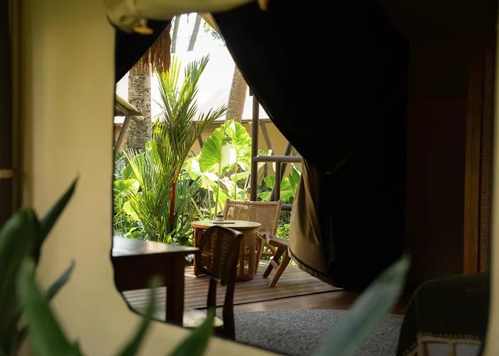 Vela Boutique - Oceanfront 5* Tianyar