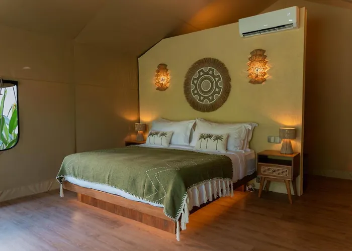 Vela Boutique - Oceanfront Campo de lujo Tianyar