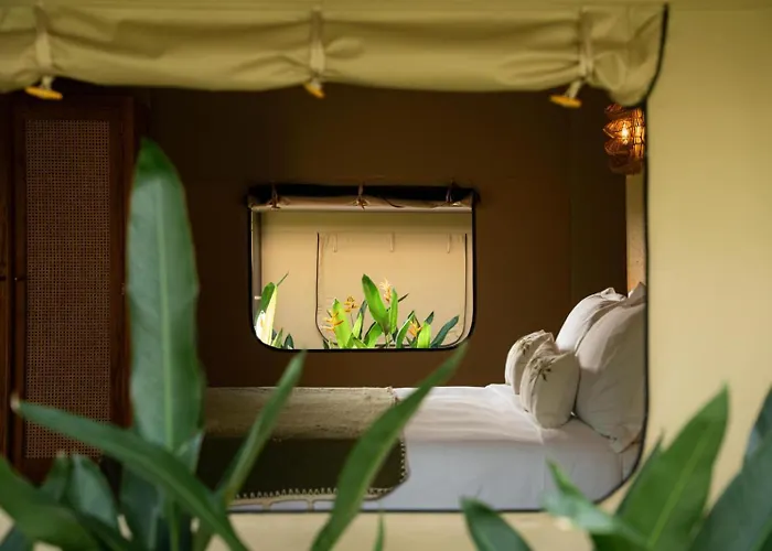 Campo de lujo Vela Boutique - Oceanfront