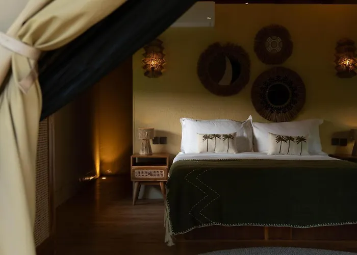 Vela Boutique - Oceanfront 5* Tianyar