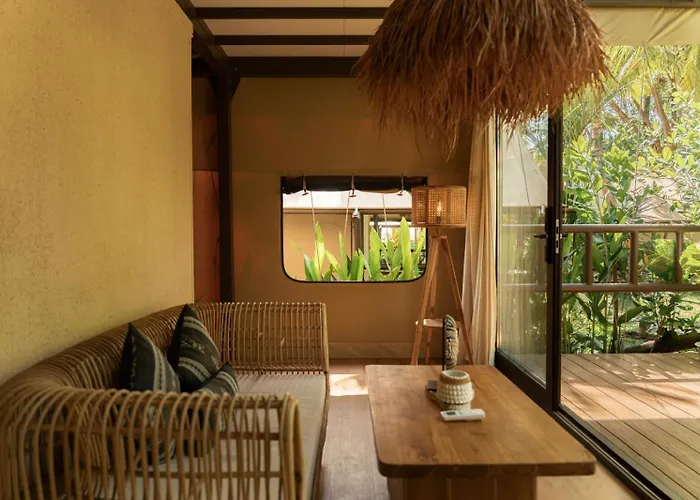 Vela Boutique - Oceanfront 5* Tianyar