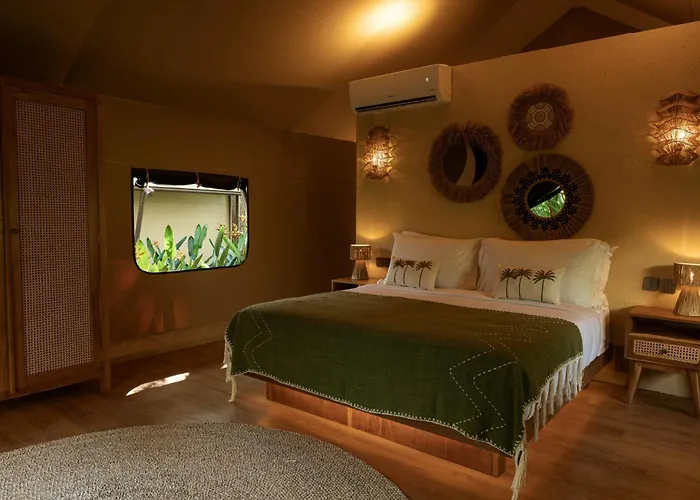 Vela Boutique - Oceanfront Campo de lujo Tianyar